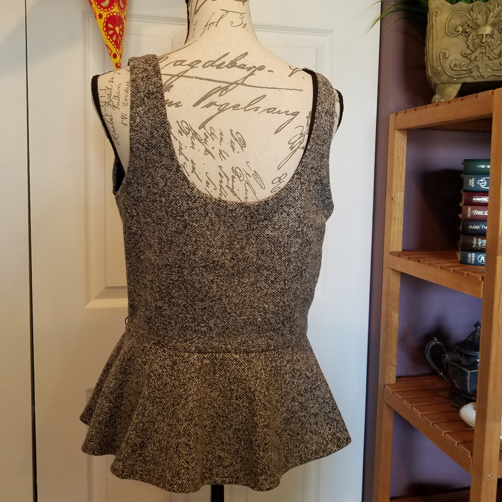 BEBE - Tweed Peplum Suit top sleeveless - Picture 5 of 8